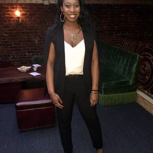 Meet your Posher, Nia